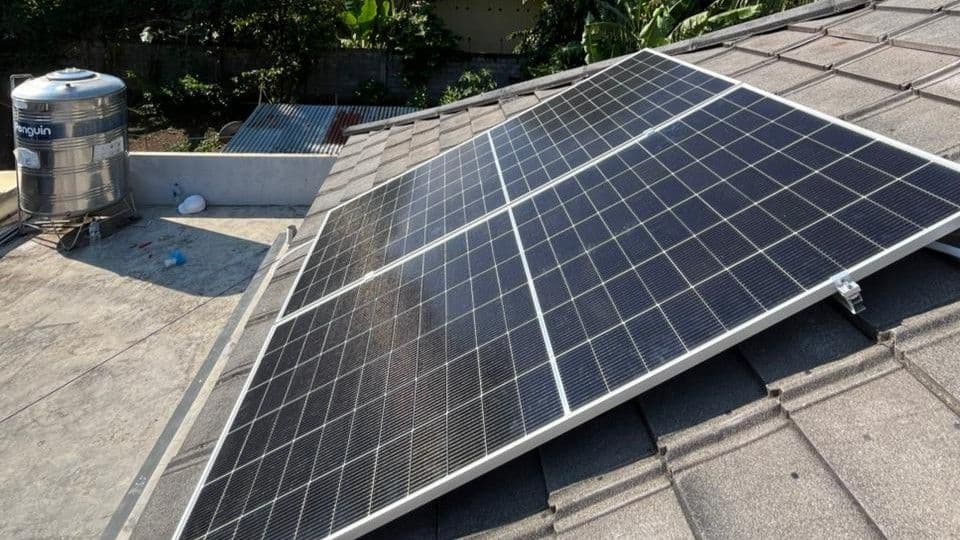 Batari Energy Sukses Pasang Sistem PLTS Hybrid di NTT
