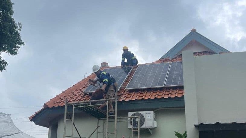 Pemasangan Panel Surya di Kudus: Langkah Nyata Menuju Hemat Energi Bersama Batari Energy