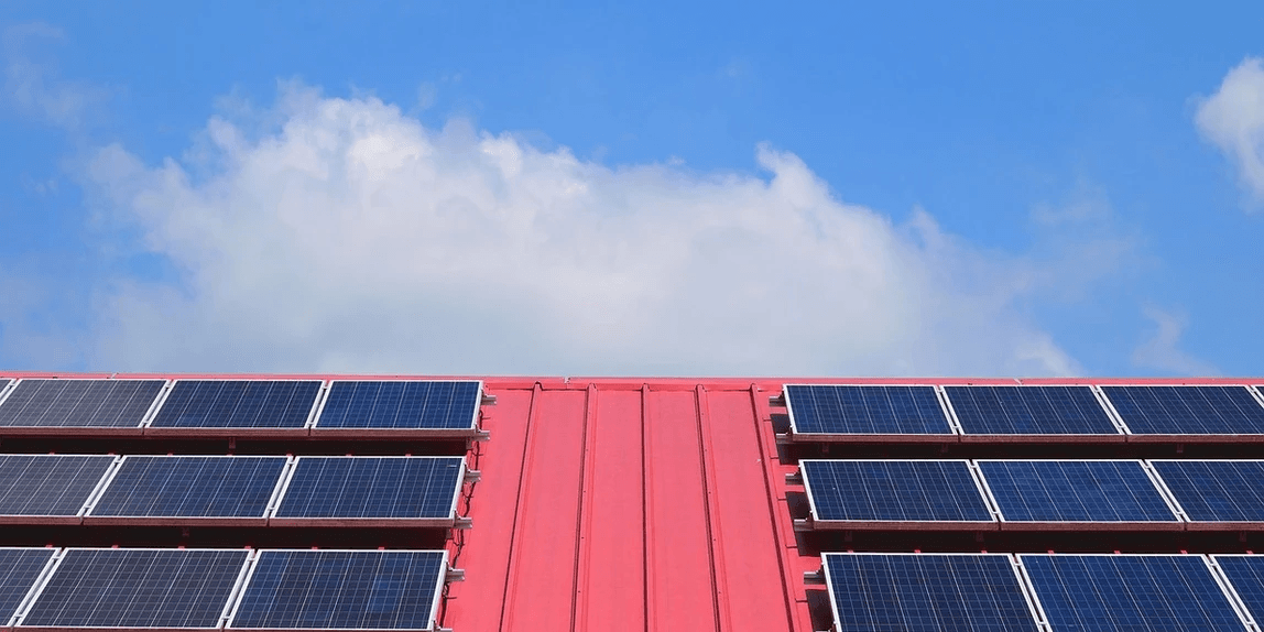Jasa Pasang PLTS On-Grid: Solusi Energi Terbarukan yang Terhubung dengan PLN